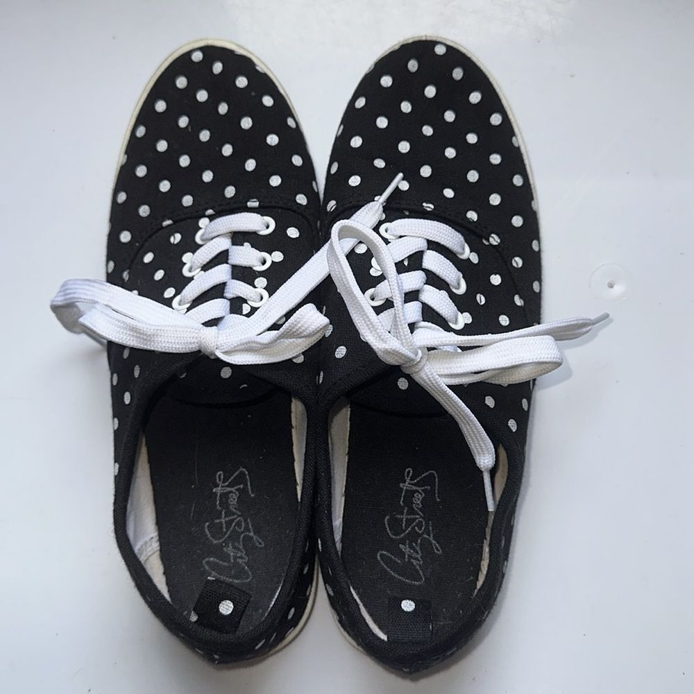 City Lights (JC Penney) Olivia Black and White Polka Dot Sneakers - Size 7 - Picture 3 of 8